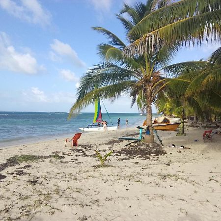 Hotel Lulu Beach à Corn Island Extérieur photo