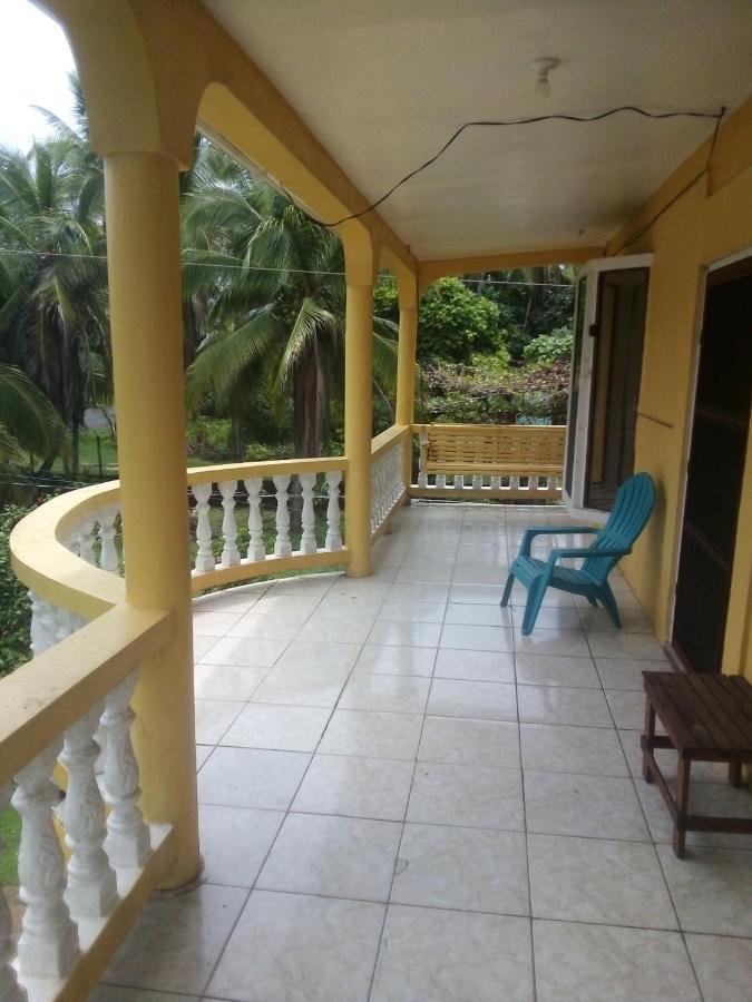 Hotel Lulu Beach à Corn Island Extérieur photo