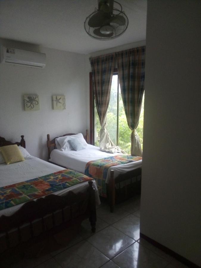 Hotel Lulu Beach à Corn Island Extérieur photo
