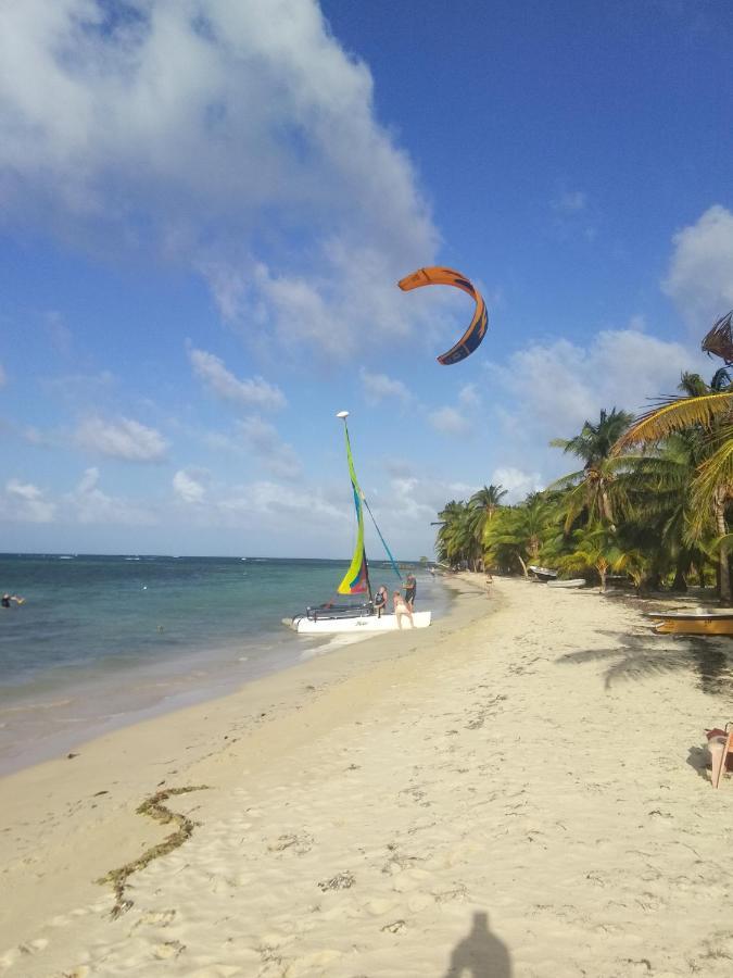 Hotel Lulu Beach à Corn Island Extérieur photo