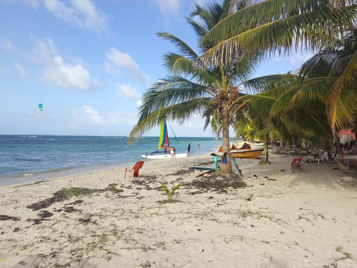 Hotel Lulu Beach à Corn Island Extérieur photo
